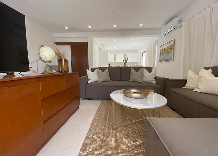 Phaedrus Living: View Luxury Flat Androcleous Apartmán Paphos