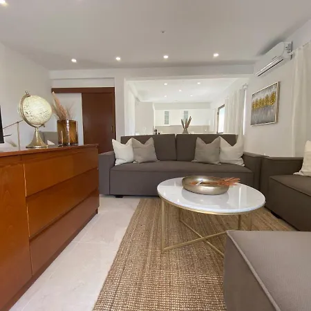 Phaedrus Living: View Luxury Flat Androcleous Apartament Pafos